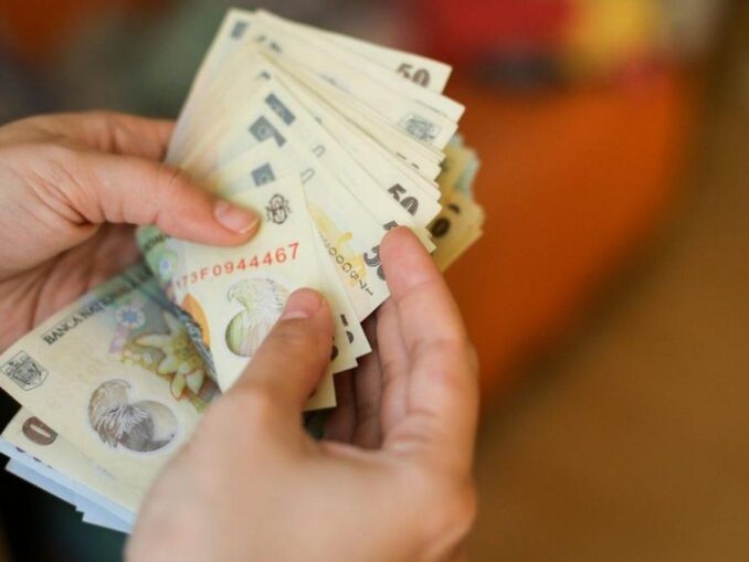 Câți bani ar trebui să ai strânși la 45 de ani dacă ai 5.500 lei salariu
