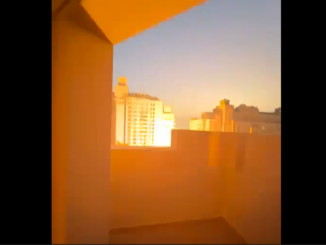 Zeci de copii români blocați în Dubai cu doar două profesoare