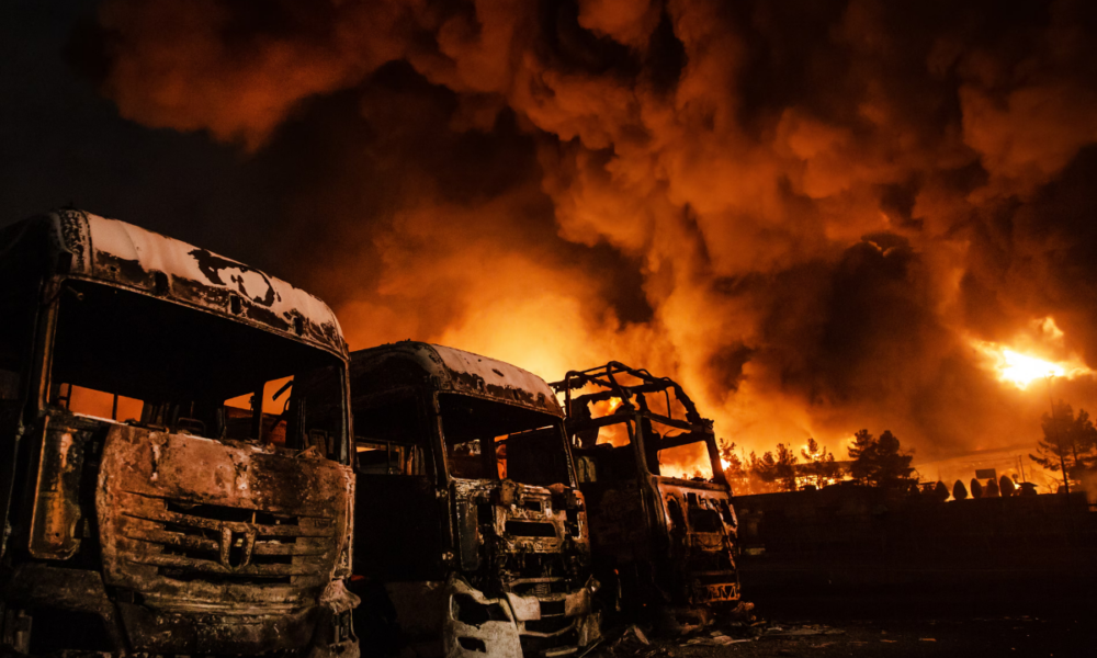 Nori de otravă peste Teheran. Sateliții au surprins dezastrul incendiilor