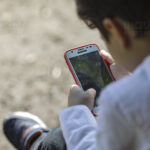 Lecția olandeză: Beneficiile interzicerii telefoanelor la clasă