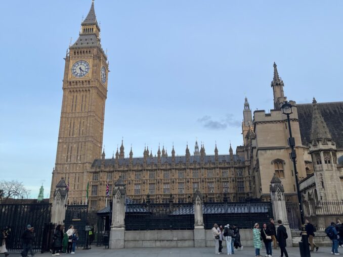 Românii, pe buletinele de vot ale britanicilor. 60 de conaționali candidează la alegerile din Londra