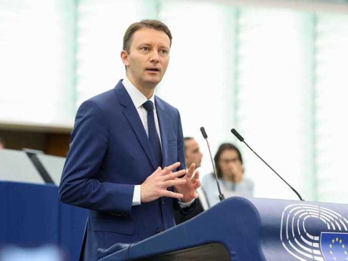 Grindeanu, presat de Mureșan să aleagă între Bolojan și AUR