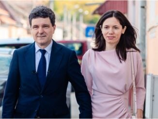 AUR vrea să oprească deplasările Mirabelei Grădinaru pe banii statului