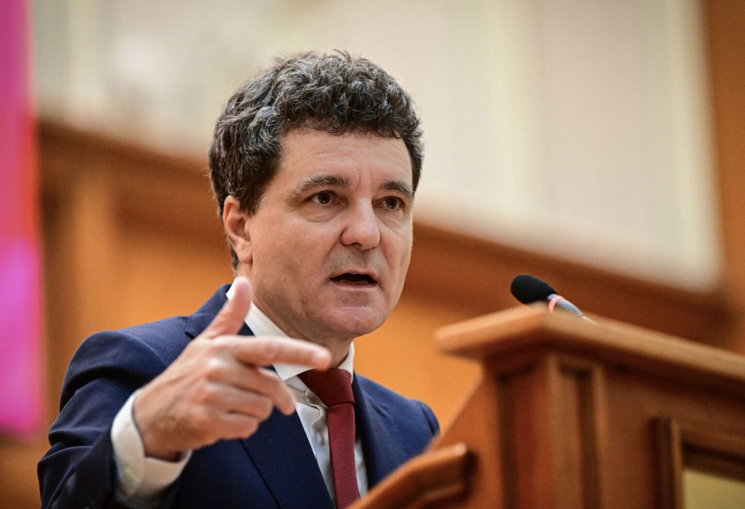 Ai noștri și Peter Magyar