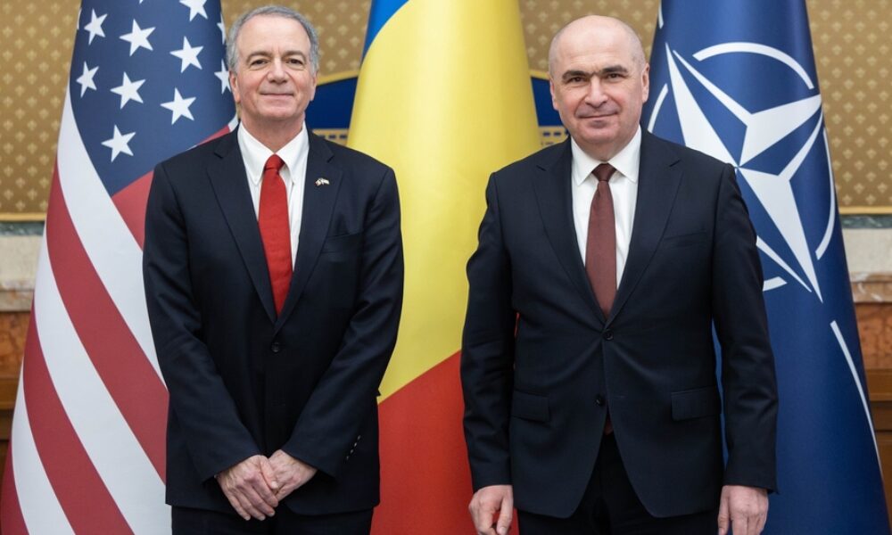 Noul ambasador al SUA, vizită la Palatul Victoria. Ce a discutat cu Bolojan