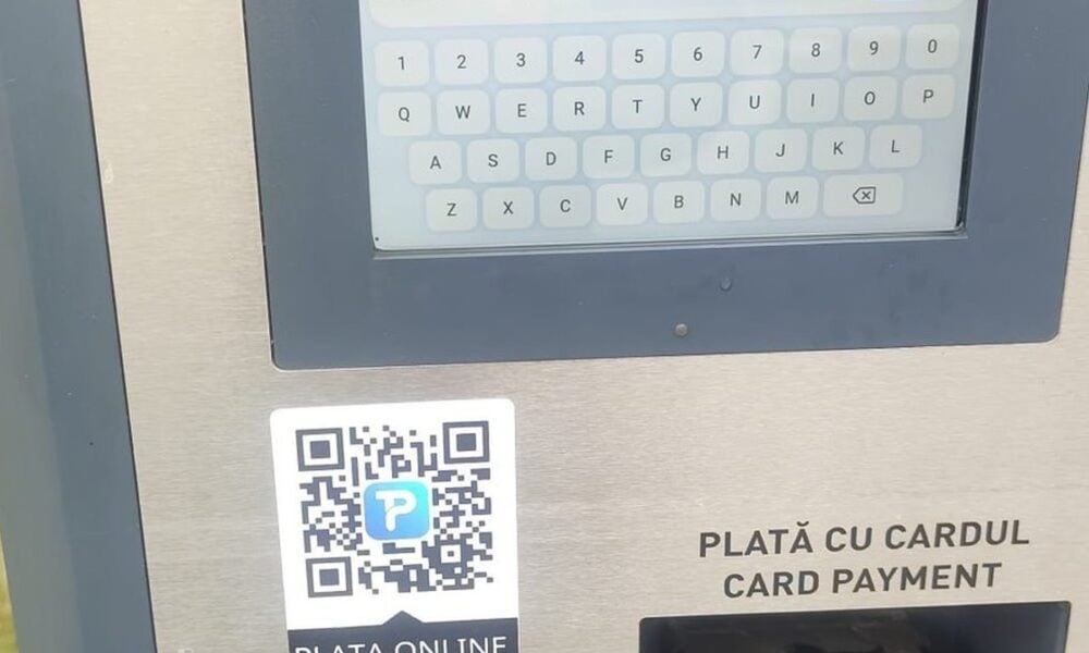 O nouă metodă de fraudă: Coduri QR lipite pe parcometrele din București
