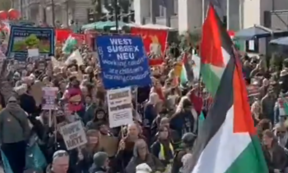 Zeci de mii de oameni au protestat la Londra împotriva extremei drepte