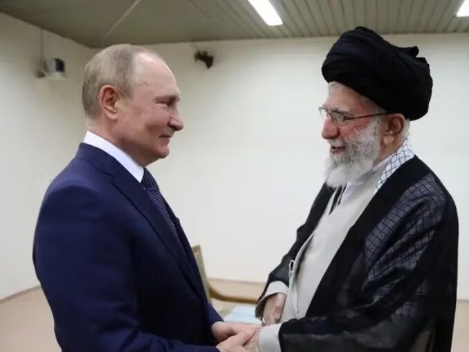 Vladimir Putin îi oferă „sprijinul său neclintit” noului ayatollah