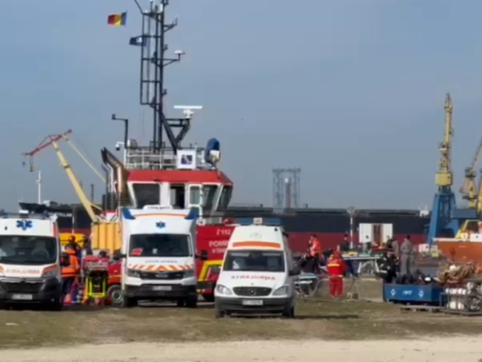 Remorcherul scufundat. Nava va fi scoasă din mare