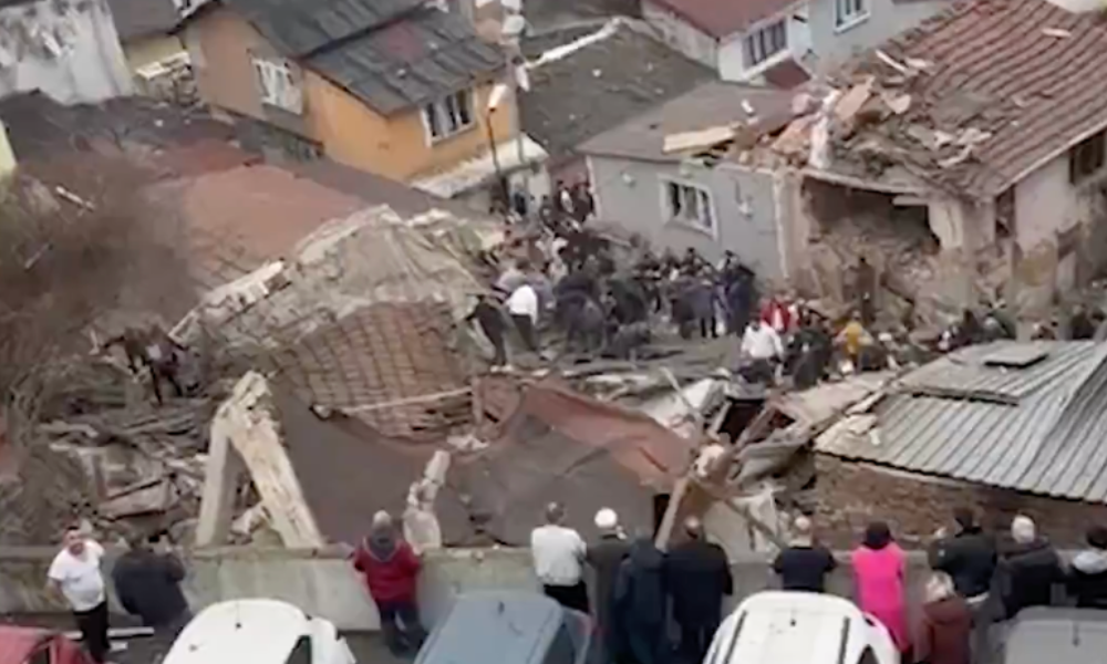 Explozie devastatoare în Istanbul. Două clădiri s-au prăbușit în districtul Fatih. Victime scoase de sub dărâmături VIDEO