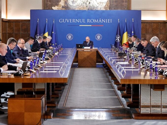 Cumulul pensiei speciale cu salariul, interzis la stat. Ce categorii sunt exceptate DOCUMENT