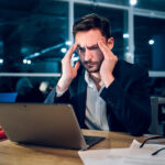 De ce unii oameni nu pot sta liniștiți: o explicație dincolo de stres și personalitate