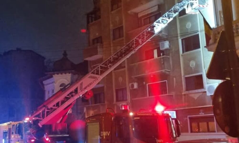 Un incendiu puternic a izbucnit marți seară în Capitală