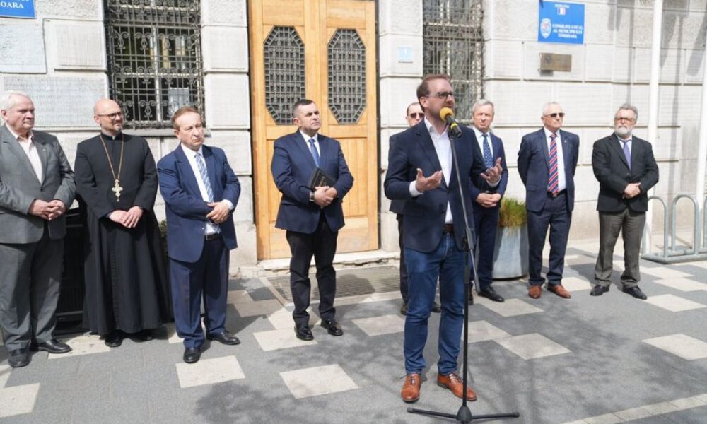 Tradiție unică la Timișoara: Dominic Fritz, prezent la Marșul Învierii