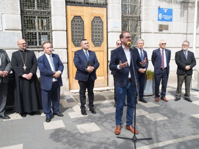 Tradiție unică la Timișoara: Dominic Fritz, prezent la Marșul Învierii