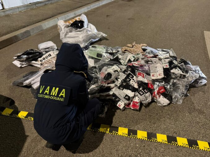 Captură la vamă: Bunuri de peste 3,1 milioane de lei, descoperite într-un autocamion