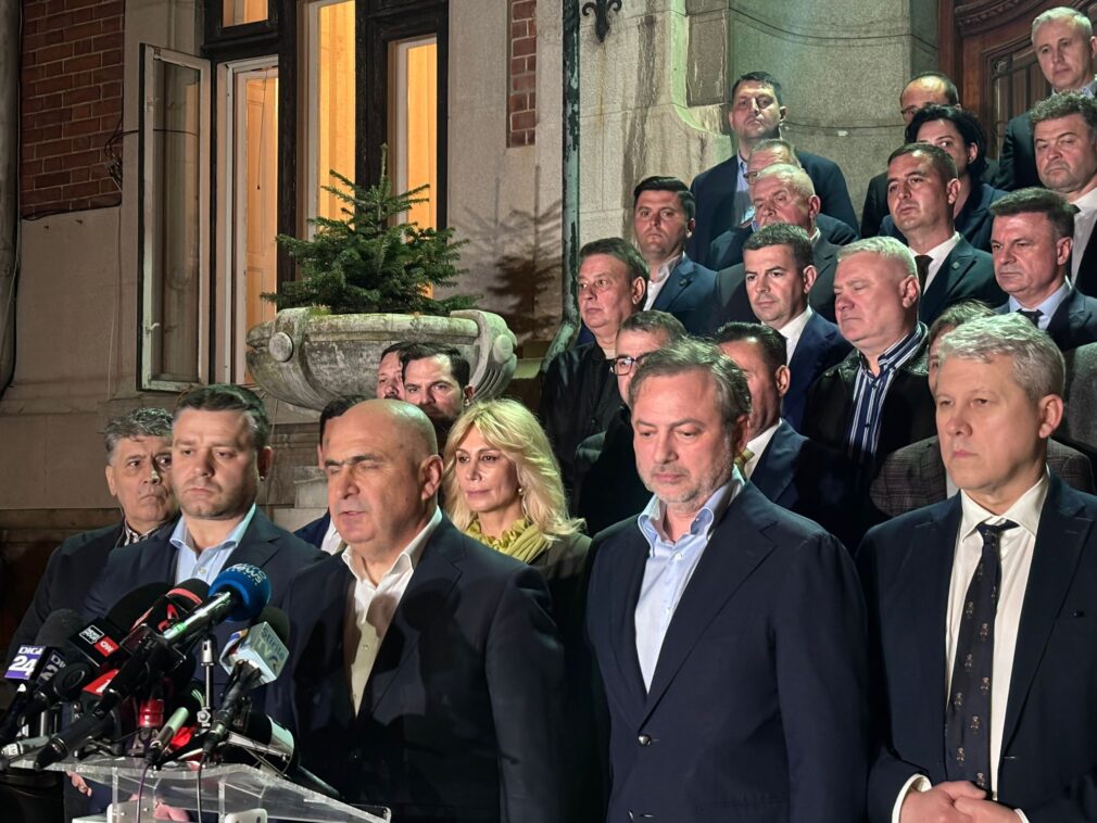 Ședință PNL: Bolojan: E greu să fii credibil dacă ții de cutiile de pantofi, penthouse-uri/ Boc: Nu vrem să fim cățelul de companie al USR