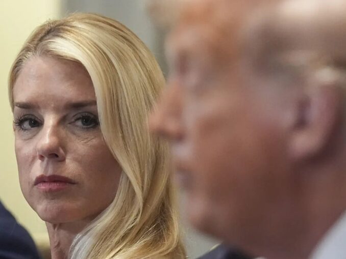 Susținătoare a lui Trump, Pam Bondi a fost demisă din funcția de procuror general al SUA