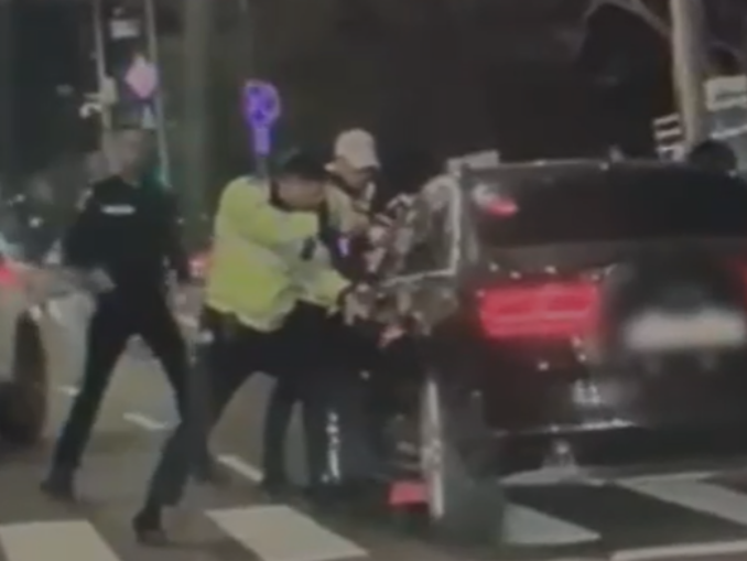 VIDEO Un șofer beat a lovit un polițist cu mașina în Capitală, după o urmărire în trafic