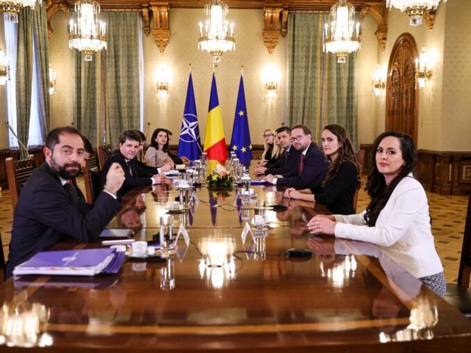 Discuțiile de la Cotroceni s-au împotmolit. Desemnarea premierului ar mai putea dura SURSE