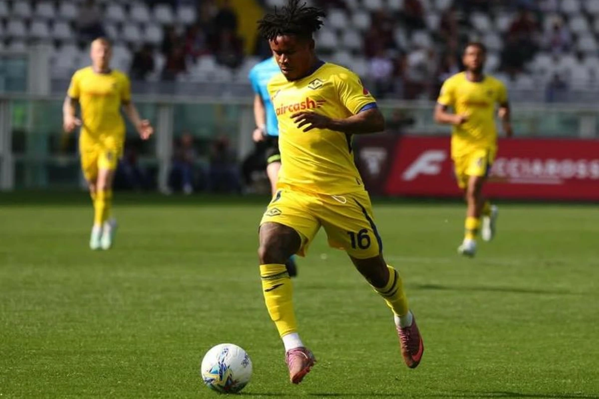 VIDEO Bătaie între un fotbalist și un suporter după meciul cu AC Milan