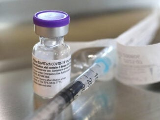 Cum a ajuns România să achiziționeze vaccinuri anti-COVID în exces și de ce a pierdut procesul cu Pfeizer. Ce spun Cîțu și Voiculescu ANALIZĂ