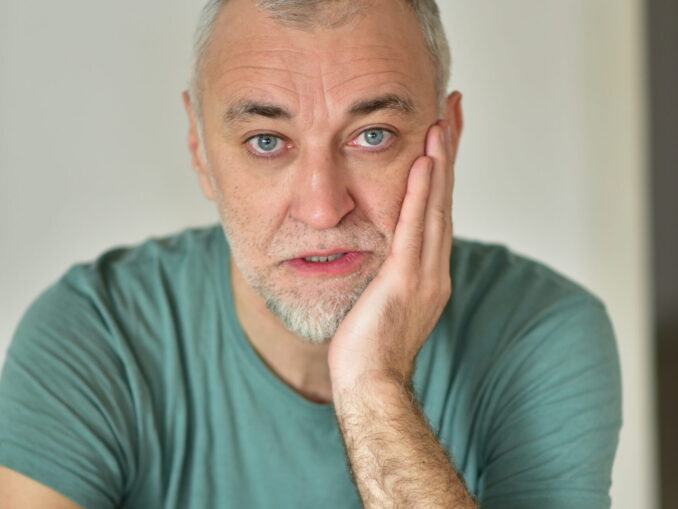 Scriitorul Iulian Tănase: „Frica de moarte este, de fapt, frica de viața netrăită”