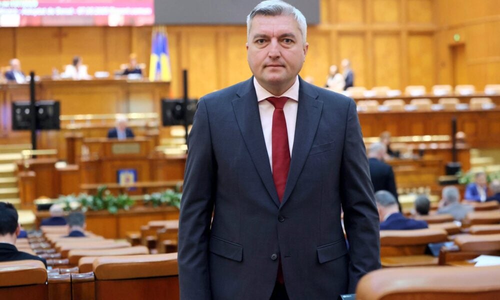 EXCLUSIV Asistent plătit din bani europeni pentru „hobbyurile” unui eurodeputat
