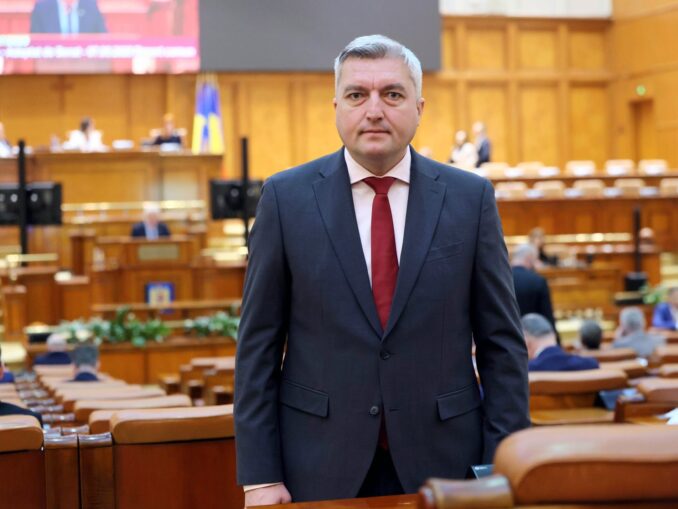EXCLUSIV Asistent plătit din bani europeni pentru „hobbyurile” unui eurodeputat