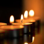 VIDEO Momente emoționante la Ierusalim. Lumina Sfântă s-a aprins. Ajunge în România la 18.30