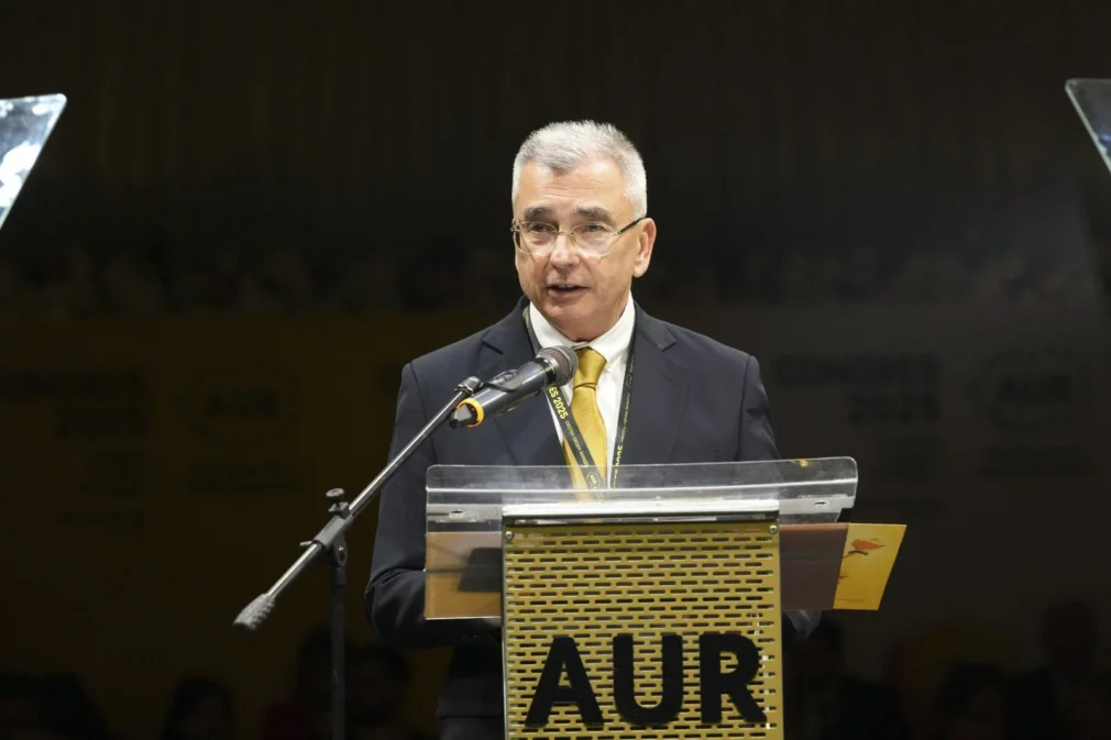 Câți bani a câștigat senatorul Peiu din investițiile la bursă? Liderul AUR a citit moțiunea împotriva lui Bolojan