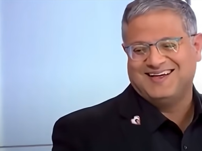 Un ministru israelian zâmbește când i se sugerează folosirea unei bombe atomice în Iran