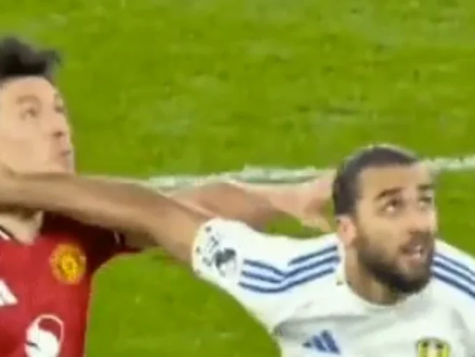 VIDEO Manchester United pierde cu Leeds după o „păruială” sancționată de VAR