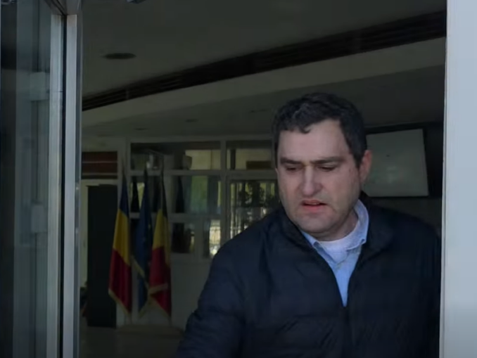 Procurorul care a pierdut banii de flagrant la jocuri de noroc și-ar dori înapoi în magistratură