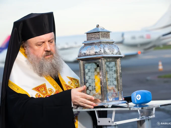 Lumina Sfântă ajunge în România cu o cursă specială. Patriarhia Română a obținut culoar de zbor