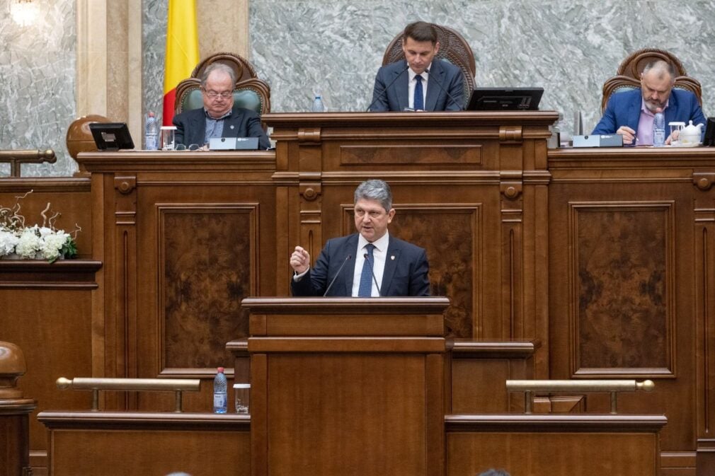 O asociație pro-LGBTQ+ „a săpat” un demnitar român care viza o poziție importantă în UE