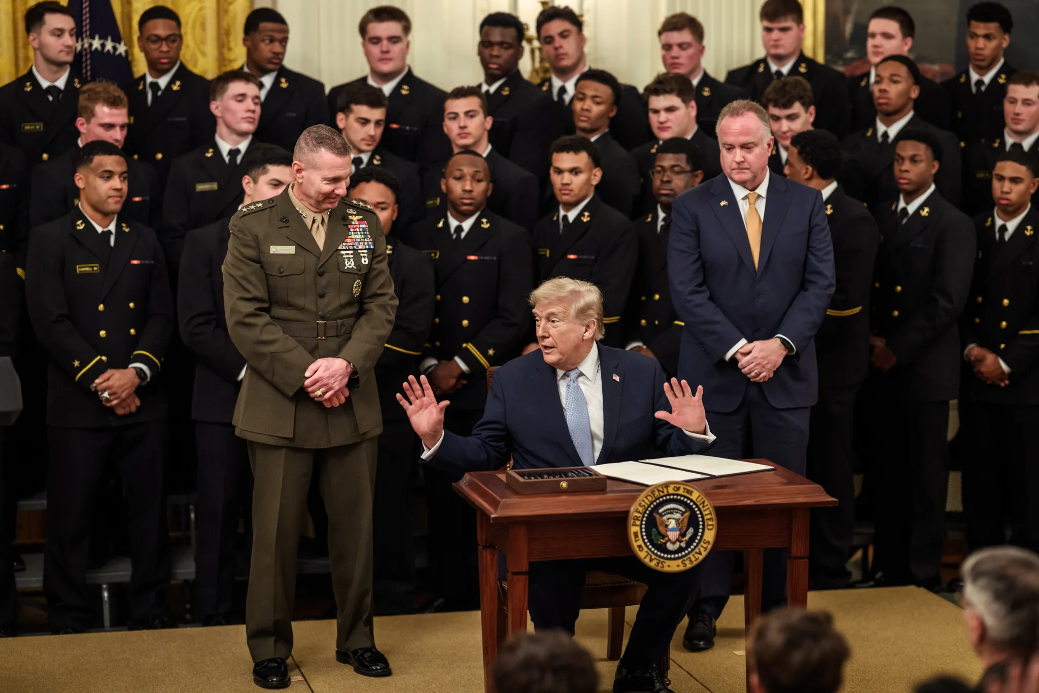 Trump se folosește de arma iranienilor. De ce blochează SUA strâmtoarea Ormuz și cum ne afectează