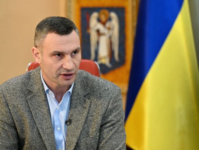Opt persoane rămân internate după atacul armat din Kiev
