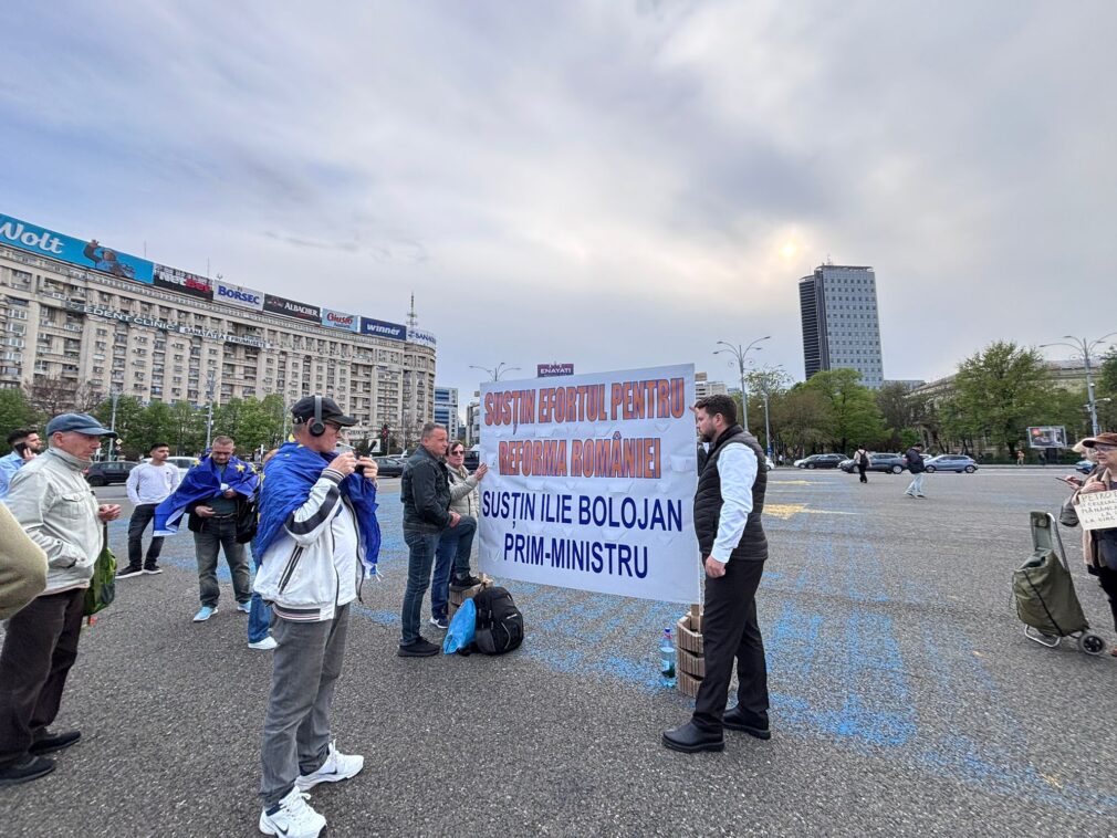 Protest pro-Bolojan în Piața Victoriei. Primarul care-l susține pe premier: Nu suntem câștigați la loz în plic VIDEO