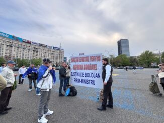 Protest pro-Bolojan în Piața Victoriei. Primarul care-l susține pe premier: Nu suntem câștigați la loz în plic VIDEO