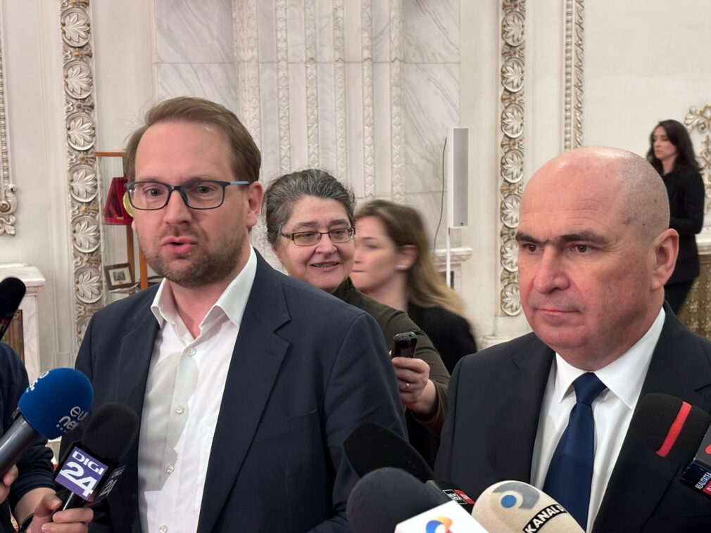 Bolojan, consultări paralele cu partidele care au rămas la masa Coaliției