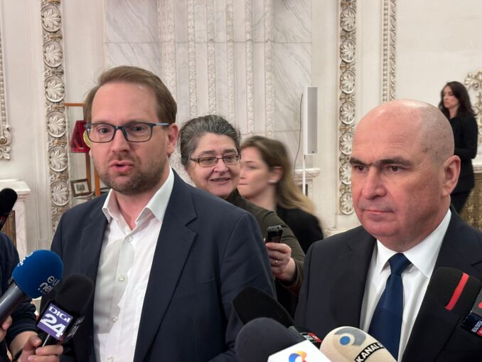 Bolojan, consultări paralele cu partidele care au rămas la masa Coaliției