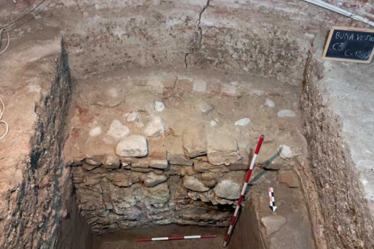 Poza pentru articolul Fundațiile unei ctitorii a lui Mircea cel Bătrân, găsite la Vâlcea