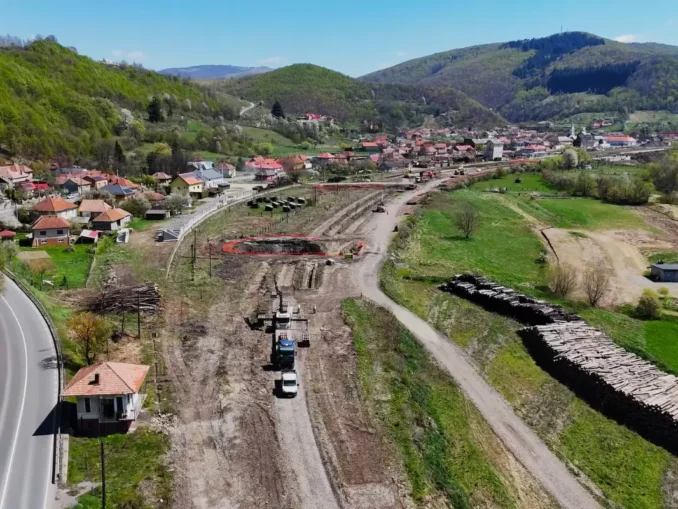 Calea ferată Cluj-Oradea. Lucrările în defileu încep după doi ani de ceartă între instituții