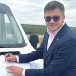 Kovesi investighează afacerea microbuzelor la preț de lux din bani PNRR