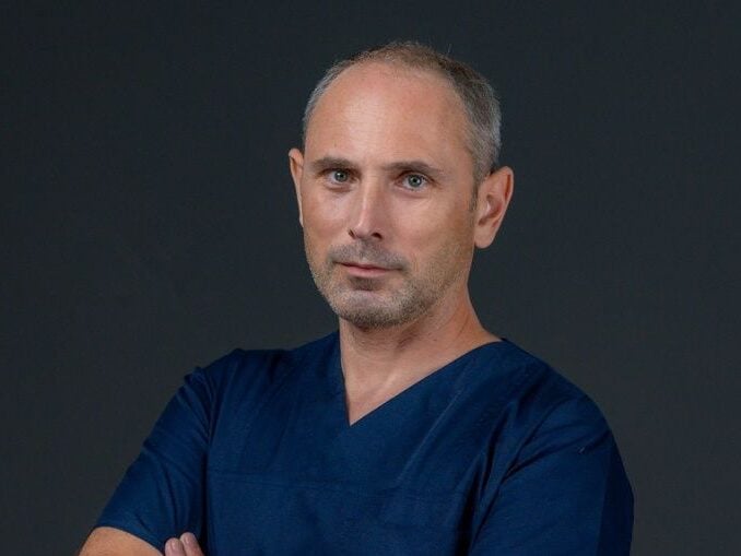 Neurochirurgia „cu pacientul treaz” – meserie la limita imposibilului (interviu)