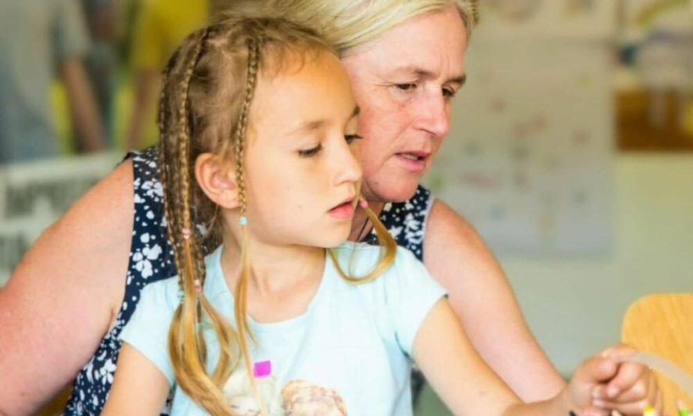 Paște fără părinți: Nu ajung la copii mai mult de jumătate dintre românii din diaspora