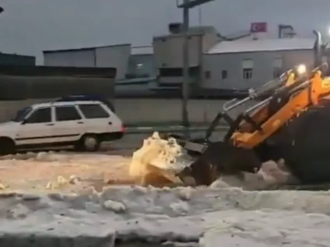 VIDEO Iarnă în plină primăvară în Turcia