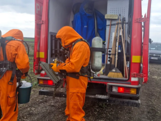 Alertă chimică. O groapă de 10 metri adâncime emană un gaz toxic