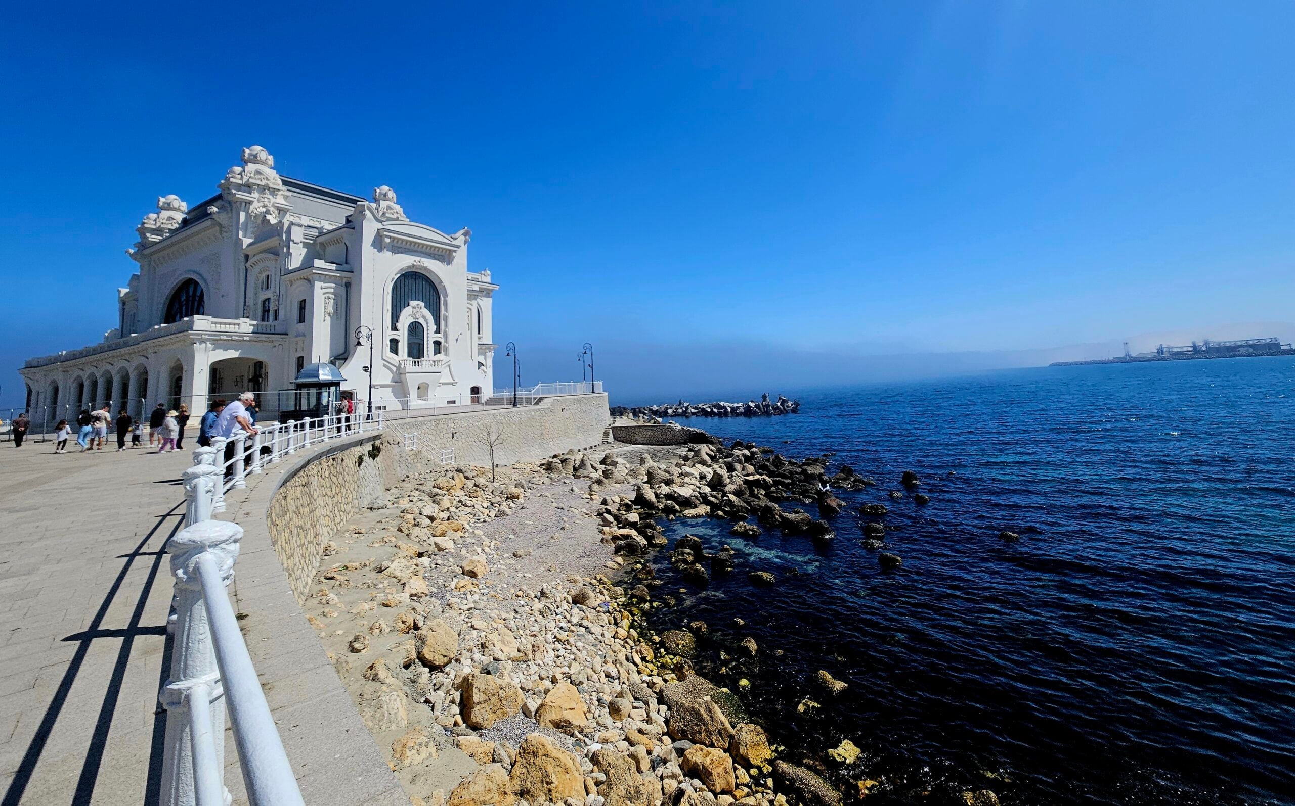 3 motive pentru care nu merită să investești în imobiliare pe litoralul românesc